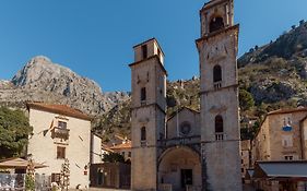 Old Town St Tryphon Apartment