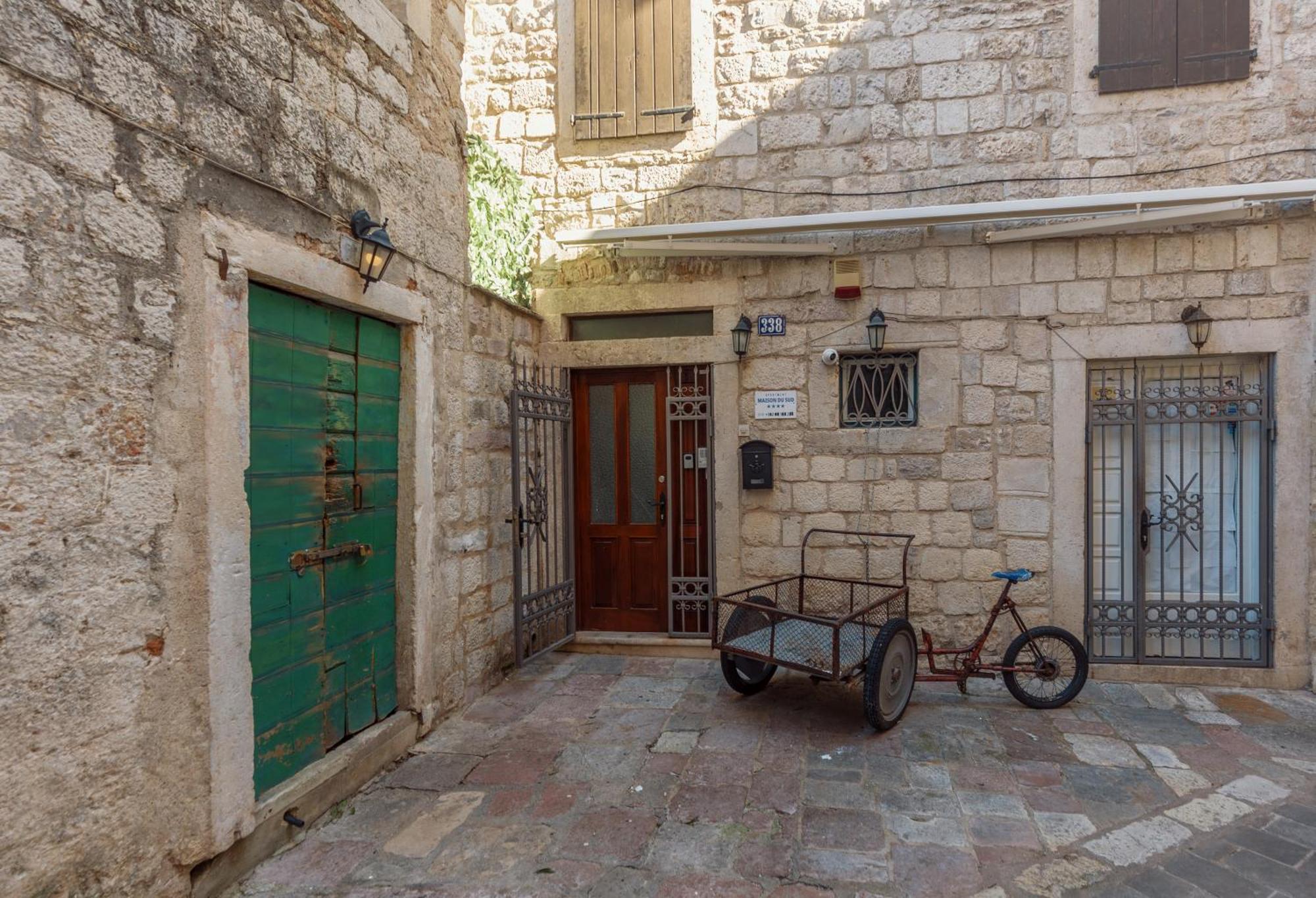 Old Town St Tryphon Apartment Kotor Exterior photo