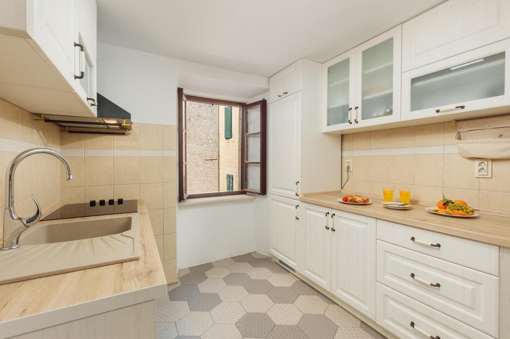 Old Town St Tryphon Apartment Kotor Exterior photo